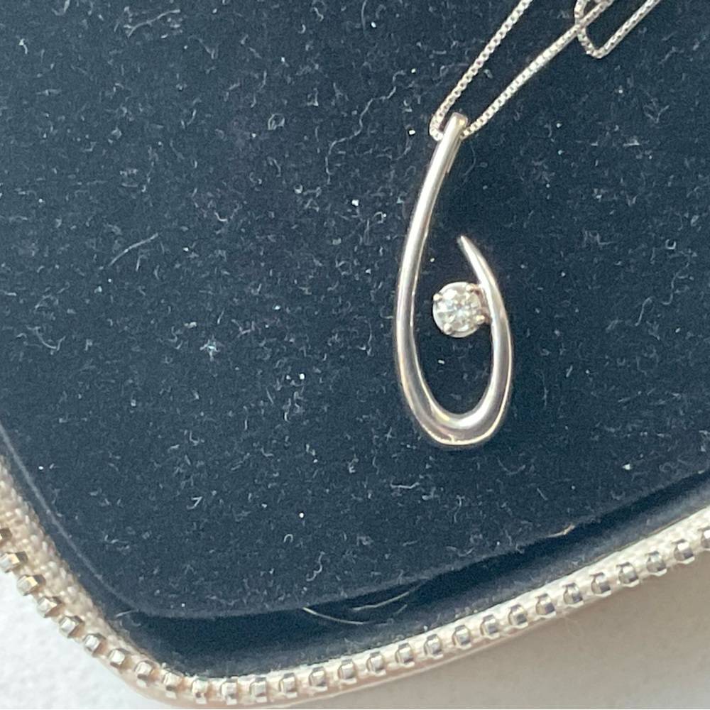 10K Solid White Gold Teardrop Necklace with Solitaire Pendant